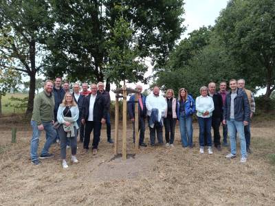 Baumpflanzung zu Ehren von Fred Schandel
